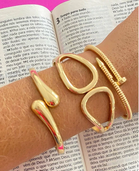 Bracelete Feminino Com Design Exclusivo E Diferenciado - 2/3